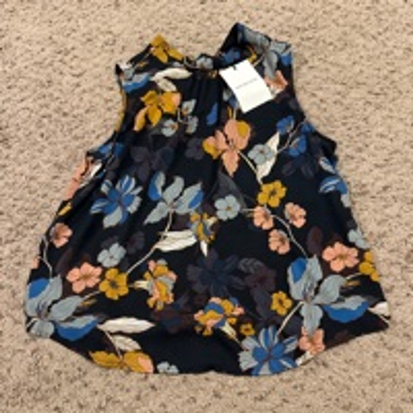 Who What Wear Tops - Women's Who What Wear Top XL Navy Floral Sleeveless